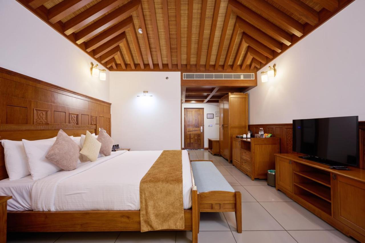 Gokulam Grand Resort & Spa, クマラコム エクステリア 写真
