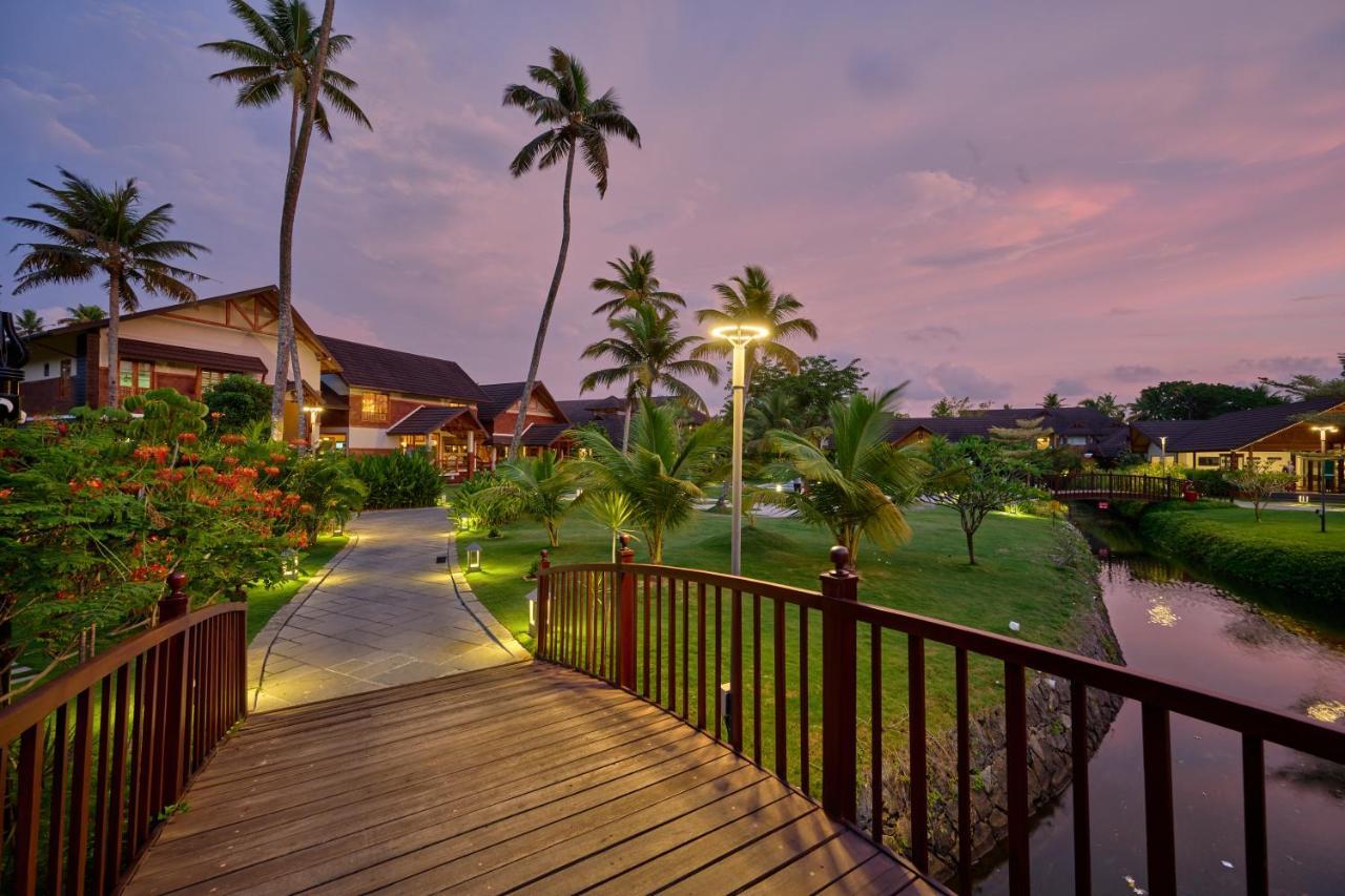 Gokulam Grand Resort & Spa, クマラコム エクステリア 写真