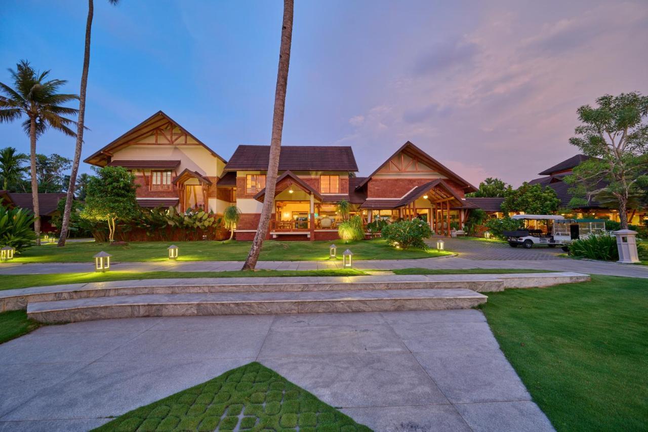 Gokulam Grand Resort & Spa, クマラコム エクステリア 写真