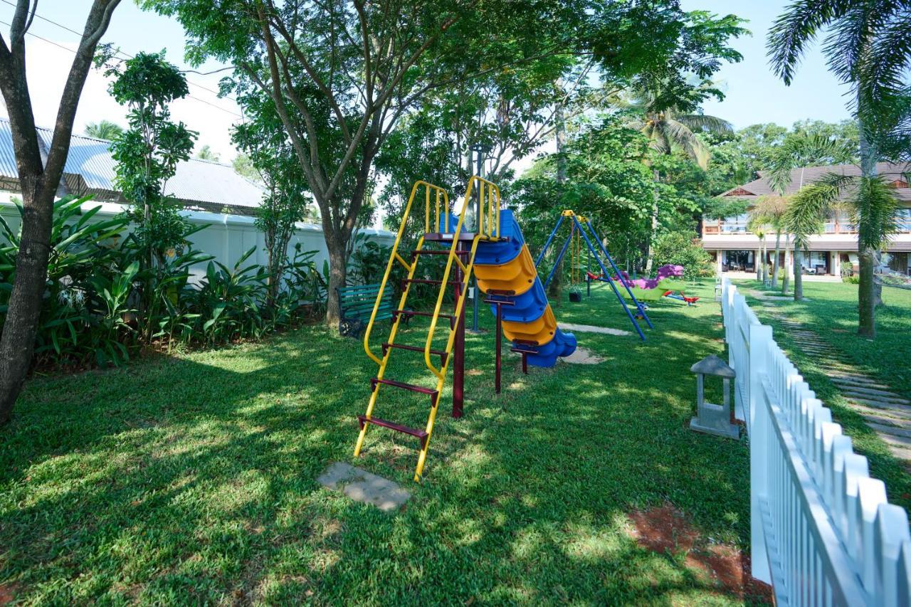 Gokulam Grand Resort & Spa, クマラコム エクステリア 写真