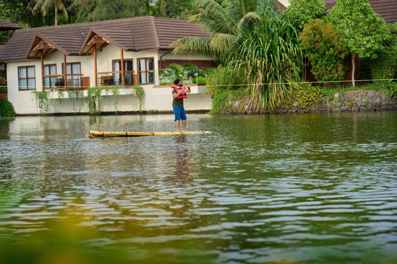Gokulam Grand Resort & Spa, クマラコム エクステリア 写真