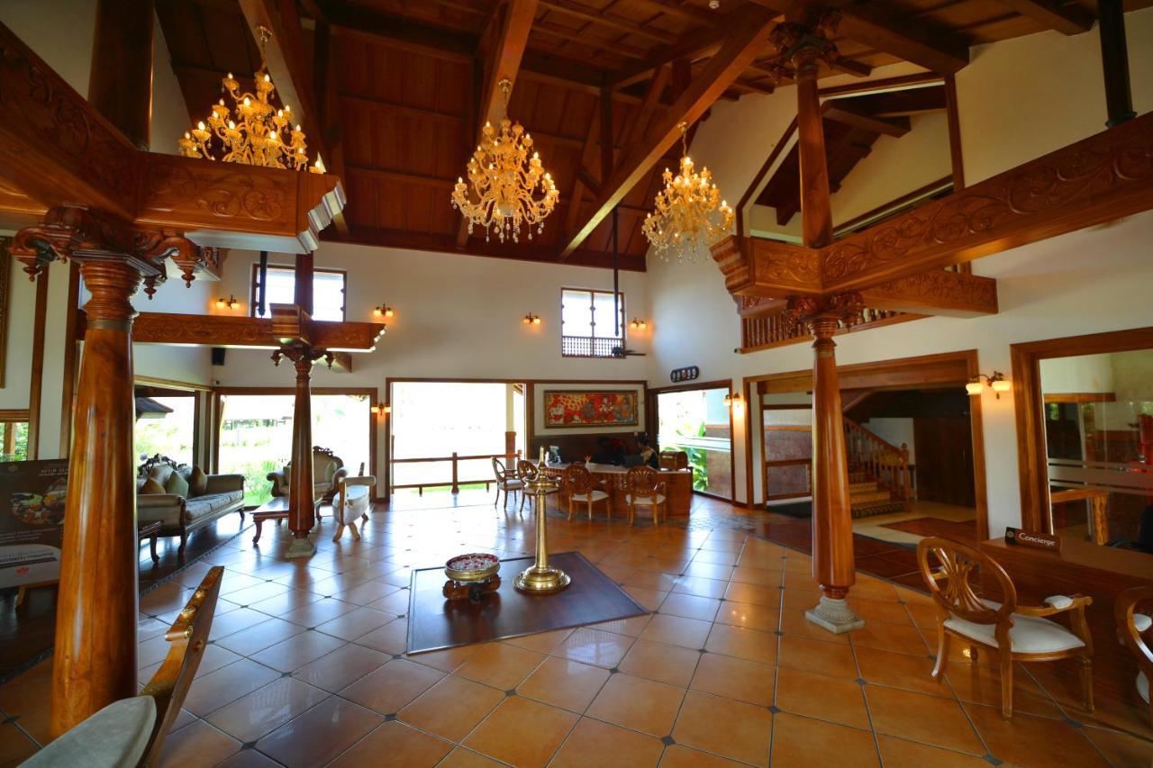 Gokulam Grand Resort & Spa, クマラコム エクステリア 写真
