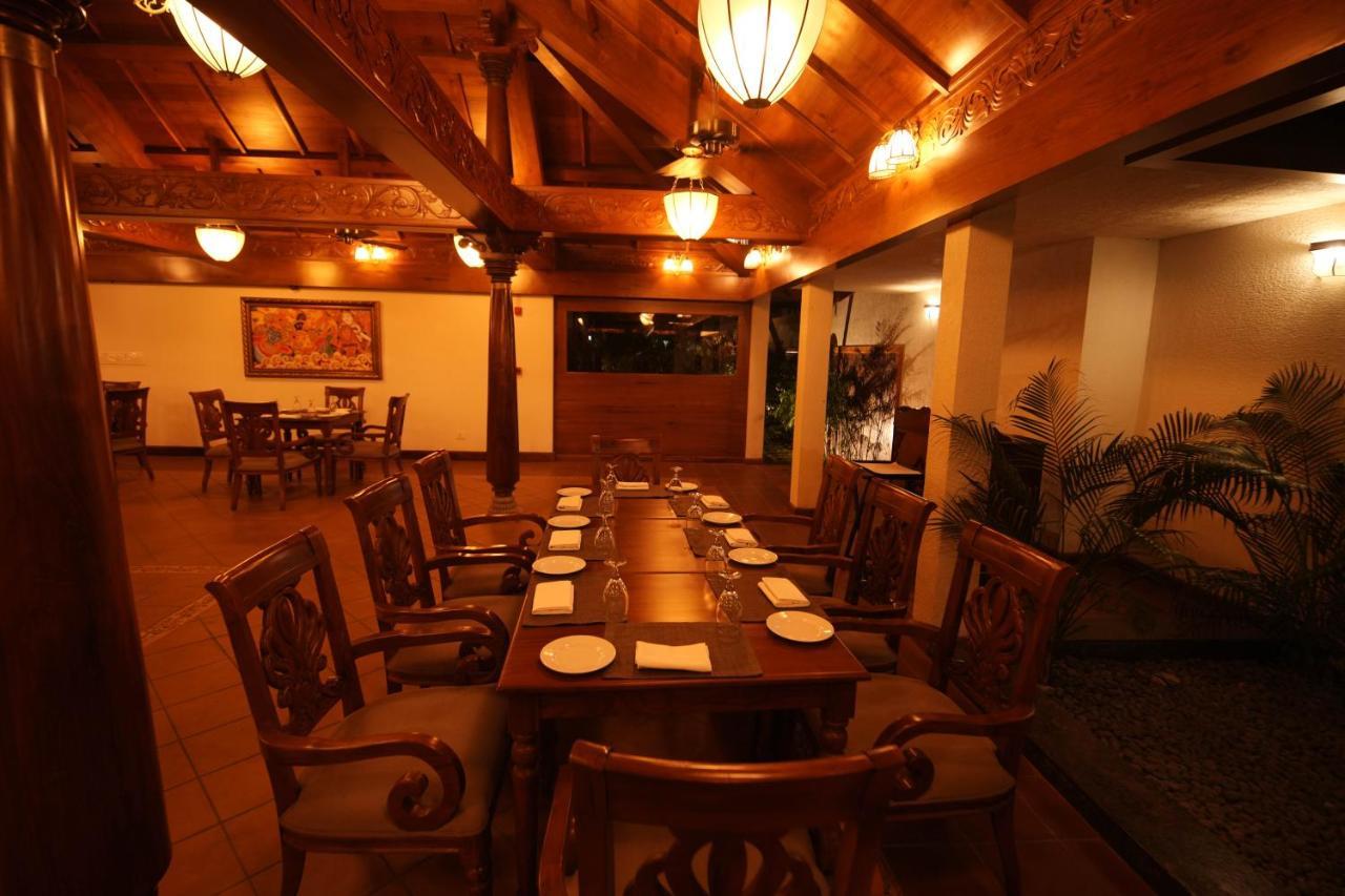 Gokulam Grand Resort & Spa, クマラコム エクステリア 写真