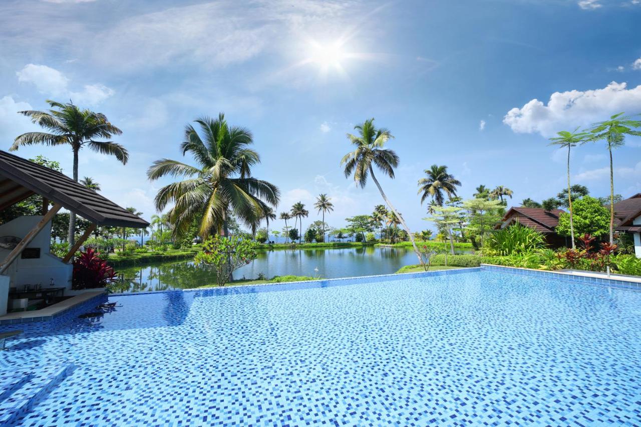 Gokulam Grand Resort & Spa, クマラコム エクステリア 写真