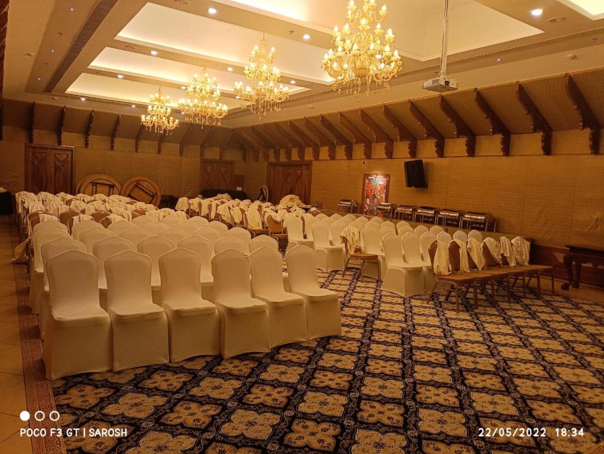 Gokulam Grand Resort & Spa, クマラコム エクステリア 写真