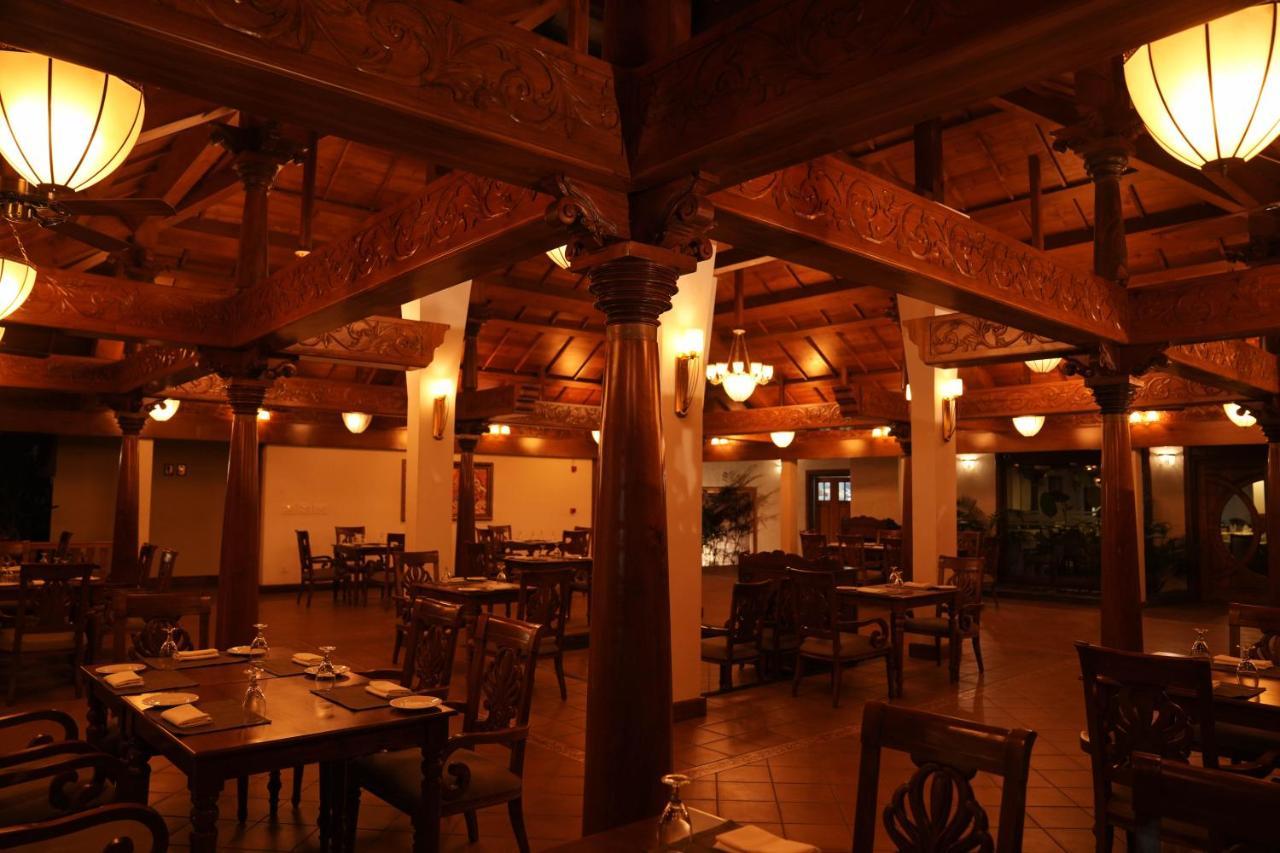 Gokulam Grand Resort & Spa, クマラコム エクステリア 写真